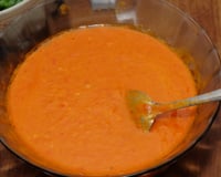 Faço esse molho de duas a três vezes por semana: combina bem com batatas, massas e sanduíches