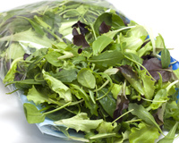 Não coma salada pronta sem antes saber os riscos à saúde! Estudo aponta os perigos