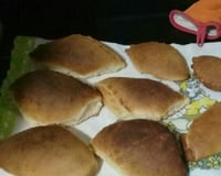 Pão com recheio de frango desfiado