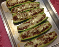 Abobrinha recheada com frango (Zapalito)