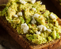 Avocado toast: aprenda como fazer a torrada deliciosa que faz sucesso nas redes sociais