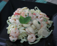 Talharim ao Molho Branco com Camarão e Champignon