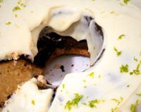 Essa é a cobertura de bolo mais simples e rápida do universo: leva apenas 3 ingredientes