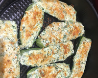 Abobrinha recheada com ricota