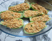 Abobrinha recheada com frango (Zapalito)