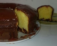 Bolo de fubá com goiabada