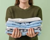 Afinal, temos que lavar roupas novas antes de usá-las? Aprendi o que fazer com uma profissional de lavanderia