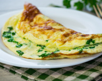 Essa omelete proteica é ideal para se sentir saciado e ainda promove o ganho de massa muscular (receita fácil)