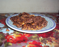 Pé de moleque com chocolate e leite condensao