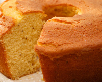 Receita de bolo simples caseiro que aprendi com a minha tia: esse é o segredo para ficar bem fofinho e saboroso