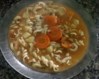 Sopa de legumes com macarrão