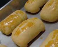Pão recheado com presunto e queijo