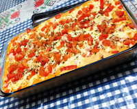 Macarrão com requeijão e peito de peru