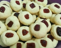 Biscoitinhos amanteigados com goiabada