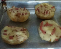 Batata recheada com presunto e queijo