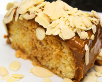 Receita de bolo de doce de leite molhadinho no liquidificador rápida e fácil é o que falta para o seu dia ficar perfeito