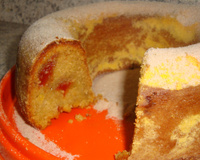 Bolo de fubá com goiabada