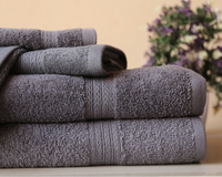 Para que servem as linhas nas extremidades das toalhas de banho? Eu nunca teria pensado nessa resposta!