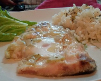 Filé de peixe ao forno com leite de coco