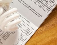 Aleluia! Já pode ligar a airfryer e o ar-condicionado porque a conta de luz vai ficar mais barata em novembro!