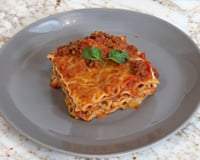 Lasanha de carne e molho branco