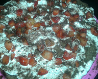 Bolo de chocolate com cobertura de morango do amor