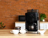 Programe o café para a hora de acordar: cafeteira digital com 45% OFF