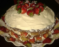 Bolo Pelado (Naked cake)