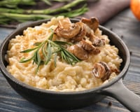 O truque de culinária que os chefs usam para fazer o risoto perfeito