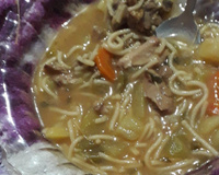 Canja de galinha com macarrão