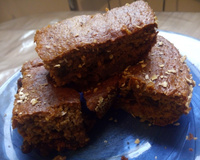 Bolo de Banana com Uvas Passas (sem açúcar e sem farinha)