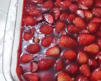 Torta de gelatina com morangos