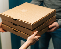 Esse hábito comum ao pedir delivery pode aumentar o risco de intoxicação alimentar