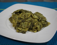 Ravióli de frango ao pesto