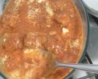 Almôndegas gratinadas com purê de batatas