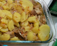 Pernil na pressão com batatas