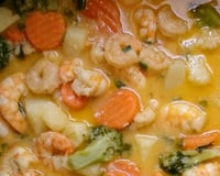 Camarão ao molho de coco com legumes