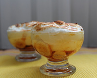 Chico balanceado com banana