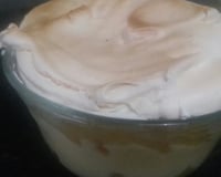 Abacaxi com creme de leite condensado