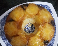 Bolo de abacaxi em calda