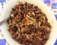 Carne frita acebolada