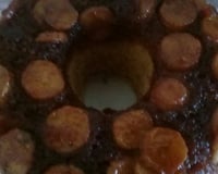 Bolo invertido de banana caramelada de liquidificador