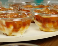 Sempre faço essa sobremesa de banana caramelizada no pote para vender e para comer com meus filhos