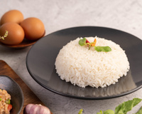 O arroz branco pode ser mais saudável um dia após cozimento (quase ninguém sabe!)