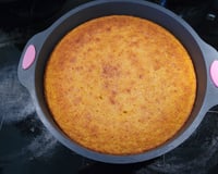 Broa de fubá molhadinha, fofinha e sem glúten