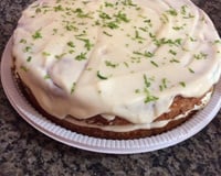 Bolo com recheio e cobertura de limão