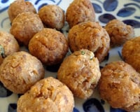 Bolinho de arroz e feijão
