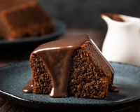 Tem como assar bolo sem forno? Descubra 4 acessórios que vão te ajudar na cozinha!