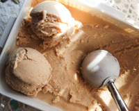 Transforme 1 pacote de gelatina em 3 litros de sorvete cremoso: faça o sabor que quiser com essa receita econômica