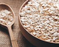 Quais são as propriedades curativas da aveia: regulação do colesterol, melhora do trânsito intestinal e efeito anti-inflamatório?